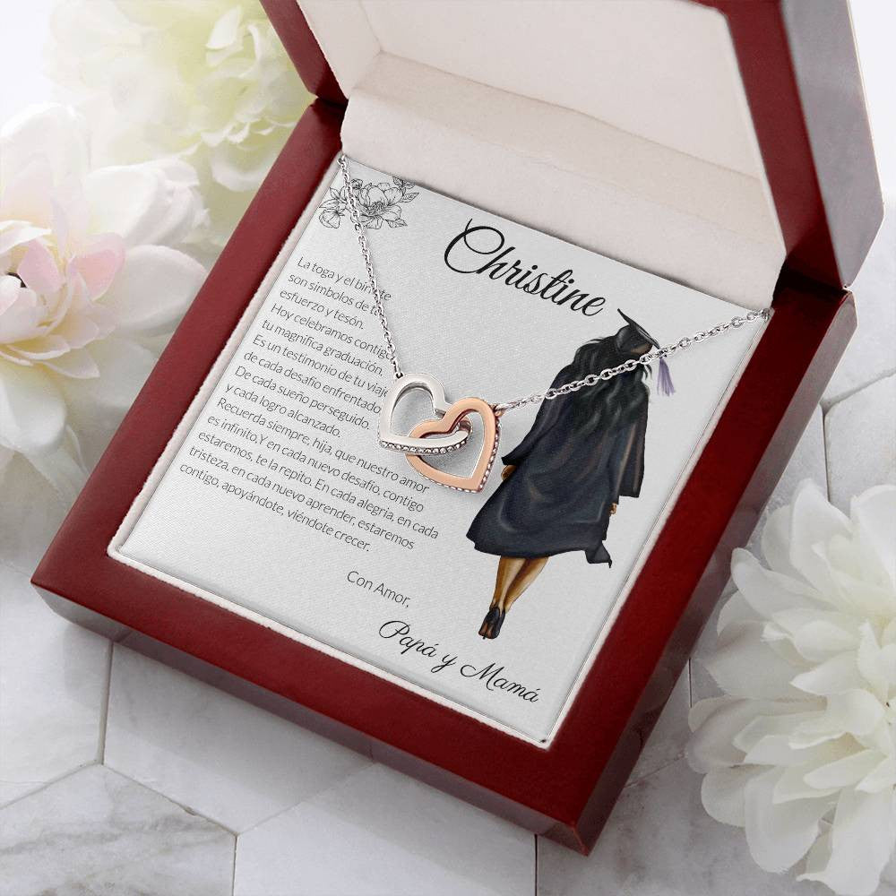 Joya del Triunfo: Collar Corazones Entrelazados con Mensaje del Corazón