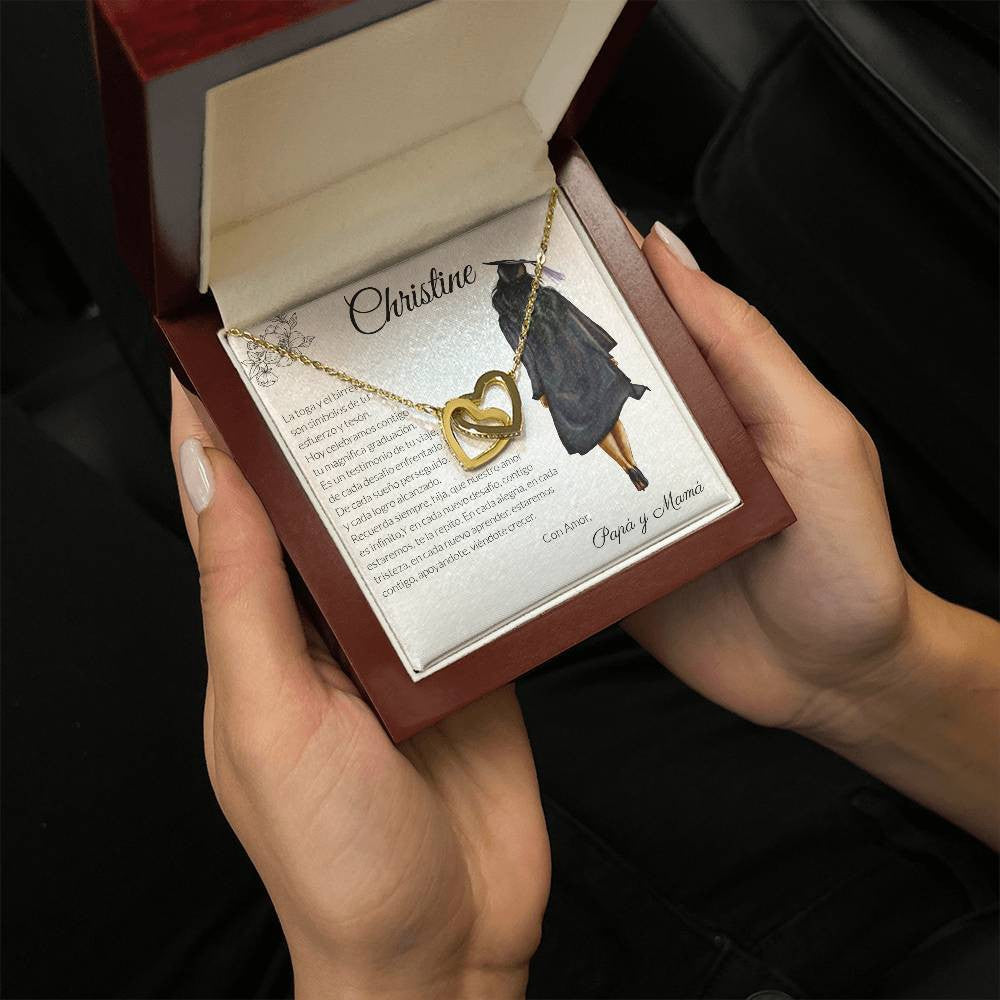 Joya del Triunfo: Collar Corazones Entrelazados con Mensaje del Corazón